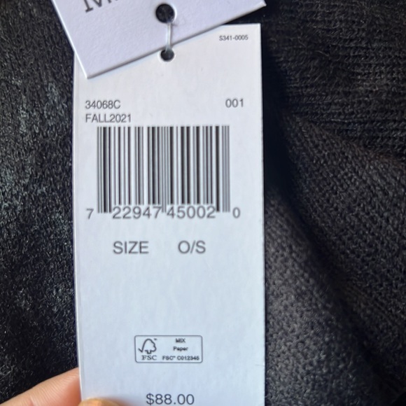 Michael Kors NWT hat and scarf set - Picture 5 of 5